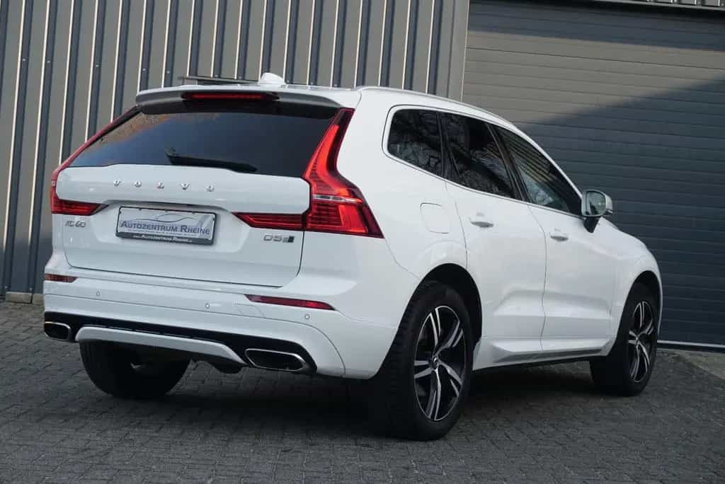 Volvo XC60 R-Design AWD 360° SHZ AHK LED NAV Harman/Ka 07/2018-photo-6