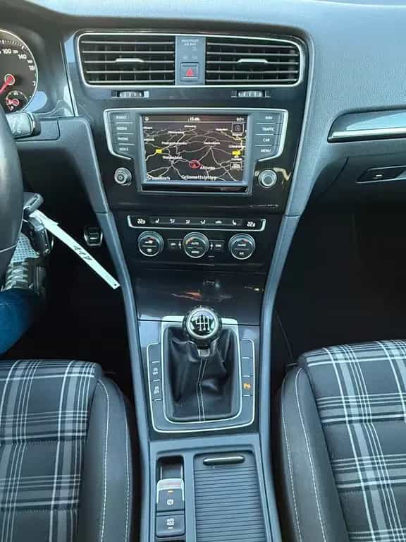 Volkswagen Golf VII Lim. GTD-Xenon-Navi-AHK-Alu 17" 07/2015-photo-11
