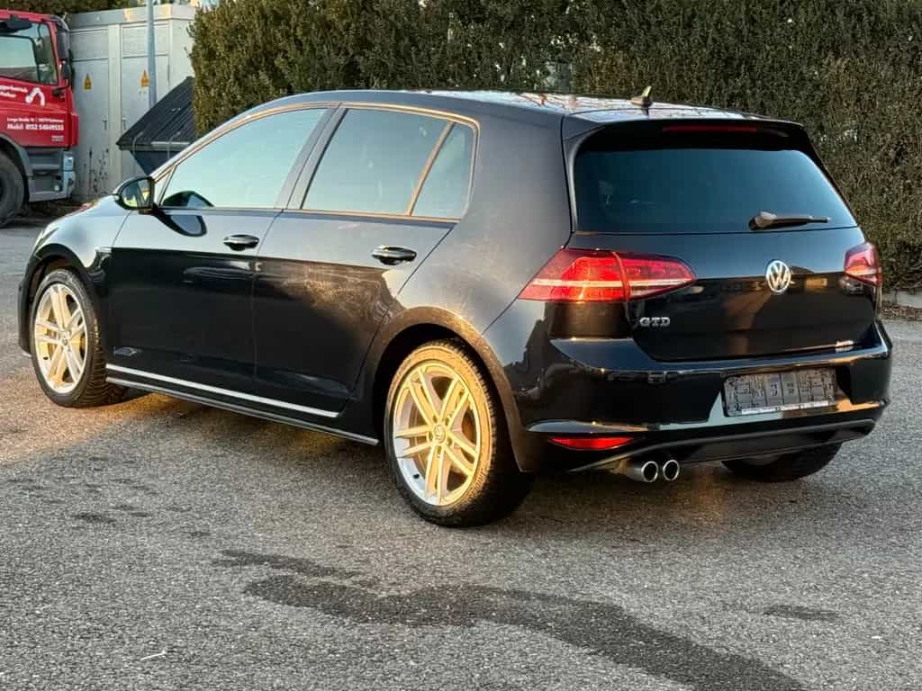 Volkswagen Golf VII Lim. GTD-Xenon-Navi-AHK-Alu 17" 07/2015-photo-6