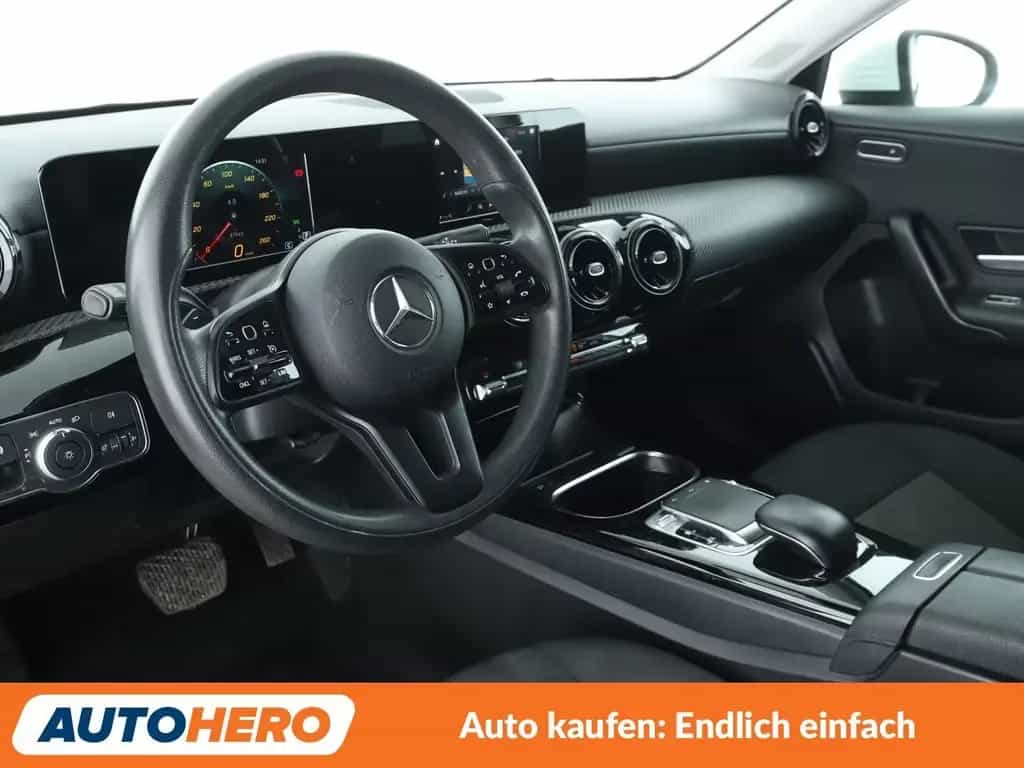 Mercedes-Benz A-Class 200 Aut.*NAVI*TEMPO*PDC*SHZ*KLIMA* 10/2018-photo-10
