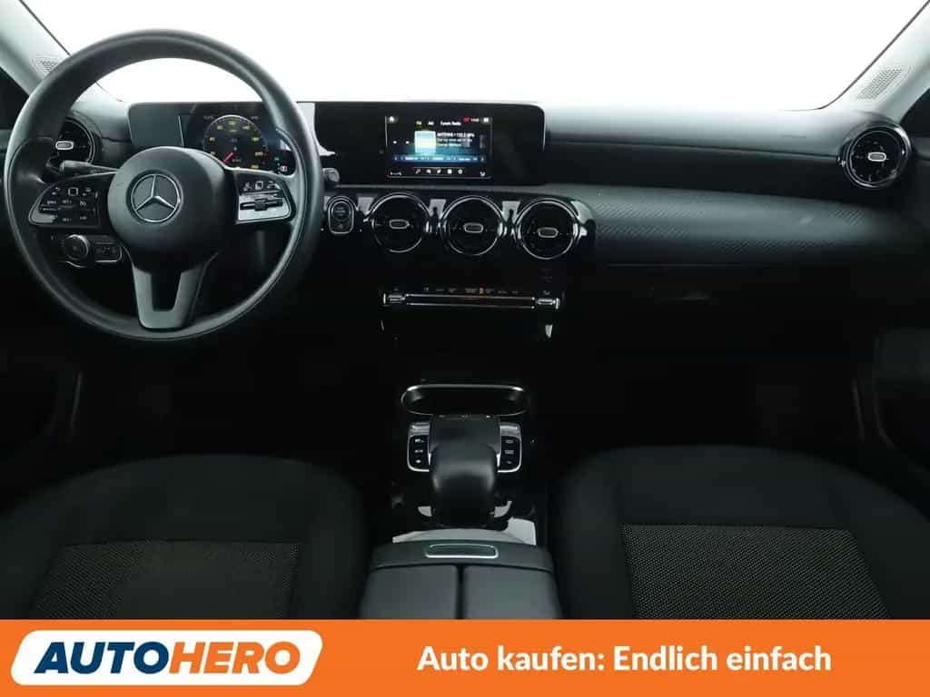 Mercedes-Benz A-Class 200 Aut.*NAVI*TEMPO*PDC*SHZ*KLIMA* 10/2018-photo-11