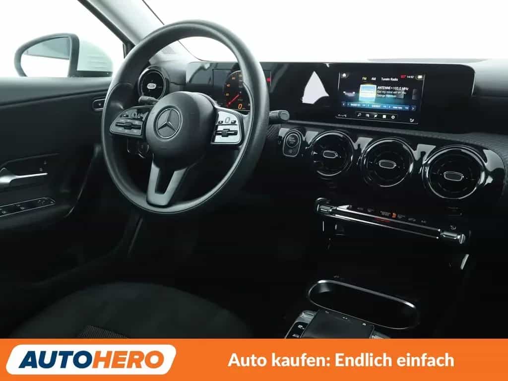 Mercedes-Benz A-Class 200 Aut.*NAVI*TEMPO*PDC*SHZ*KLIMA* 10/2018-photo-12