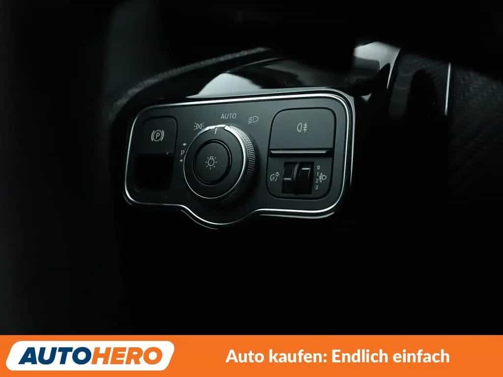 Mercedes-Benz A-Class 200 Aut.*NAVI*TEMPO*PDC*SHZ*KLIMA* 10/2018-photo-24