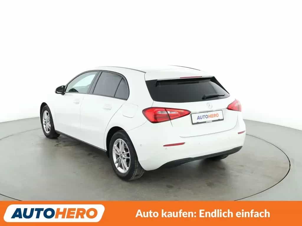 Mercedes-Benz A-Class 200 Aut.*NAVI*TEMPO*PDC*SHZ*KLIMA* 10/2018-photo-3