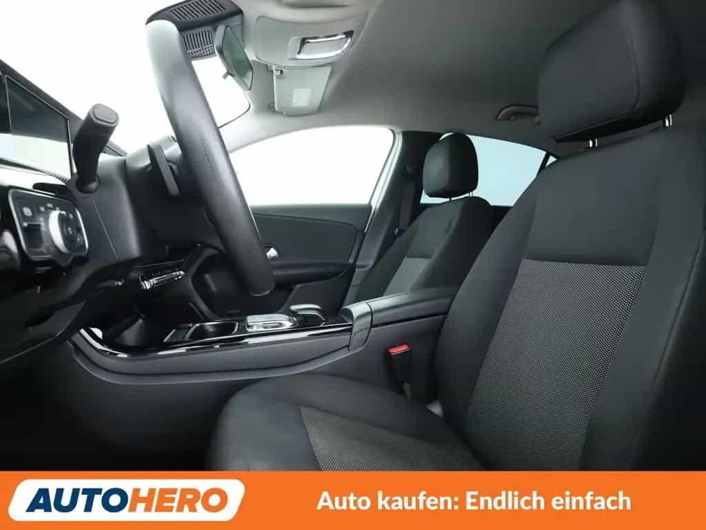 Mercedes-Benz A-Class 200 Aut.*NAVI*TEMPO*PDC*SHZ*KLIMA* 10/2018-photo-9