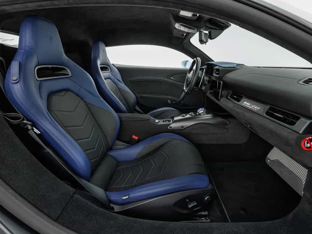 Maserati MC20 Coupé 1. HAND + CARBON PAKET 09/2021-photo-13