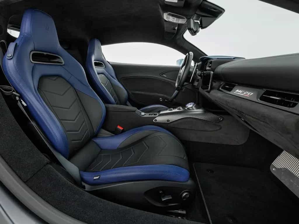 Maserati MC20 Coupé 1. HAND + CARBON PAKET 09/2021-photo-14