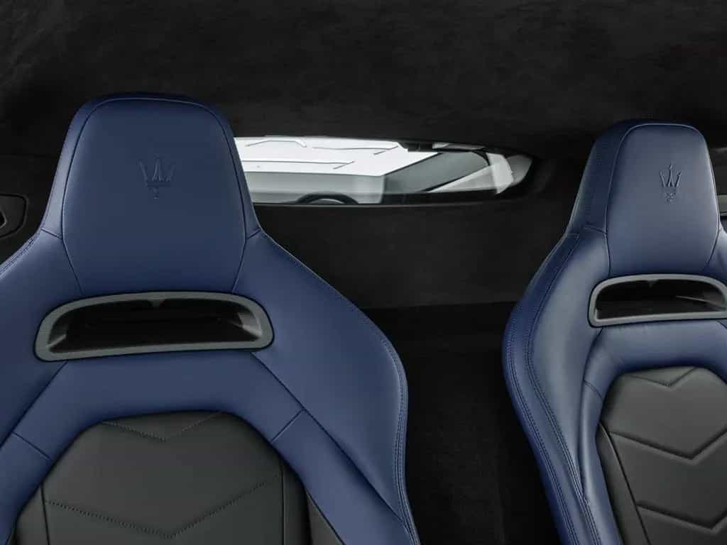 Maserati MC20 Coupé 1. HAND + CARBON PAKET 09/2021-photo-17
