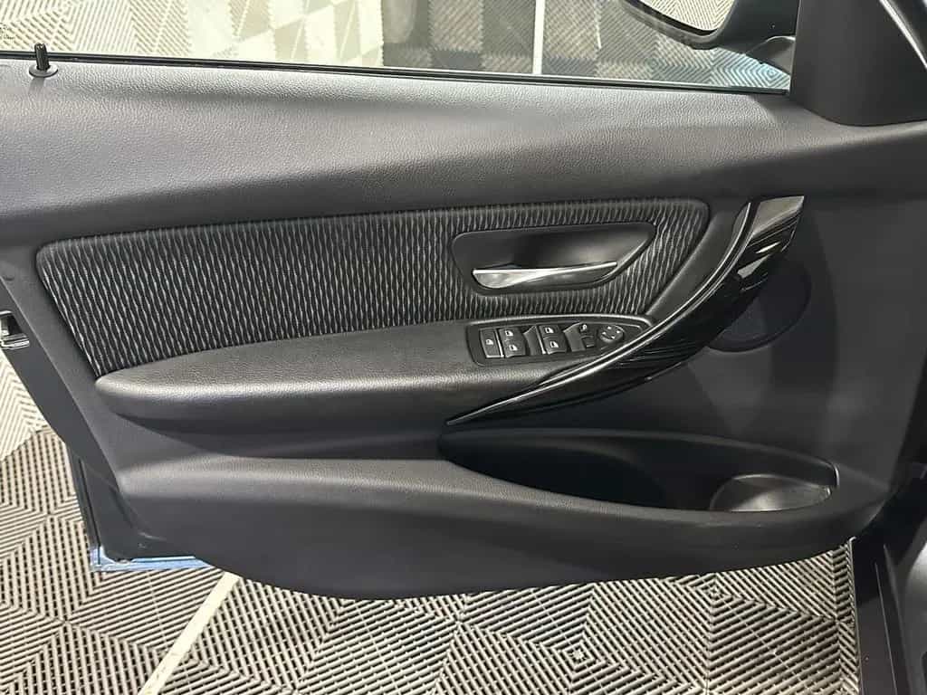 BMW 318 i Touring*BUSINESS*LED-PDC-NAV-SHZ-BLUETOOTH 12/2018-photo-17