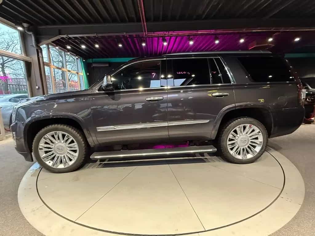 Cadillac Escalade 6.2 V8 PLATINUM 4WD/HUD/BOSE/22°/TV/360 12/2018-photo-10