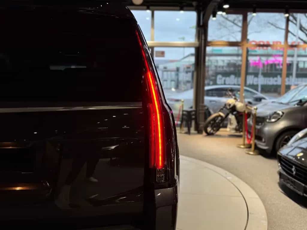 Cadillac Escalade 6.2 V8 PLATINUM 4WD/HUD/BOSE/22°/TV/360 12/2018-photo-13