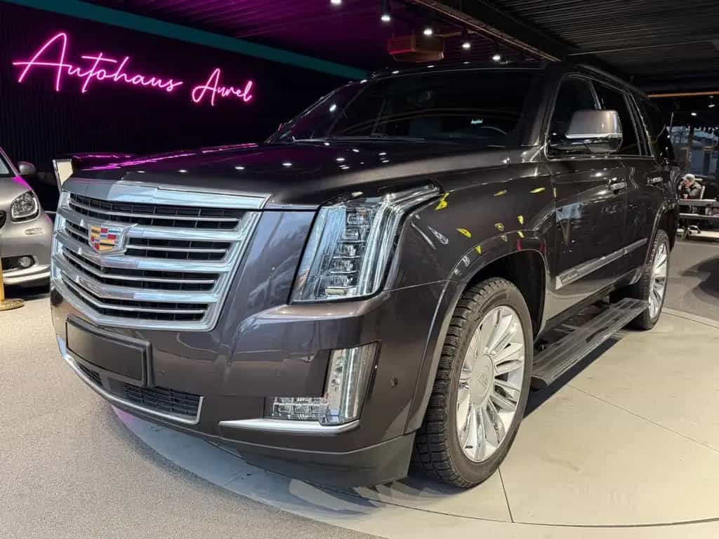 Cadillac Escalade 6.2 V8 PLATINUM 4WD/HUD/BOSE/22°/TV/360 12/2018-photo-2