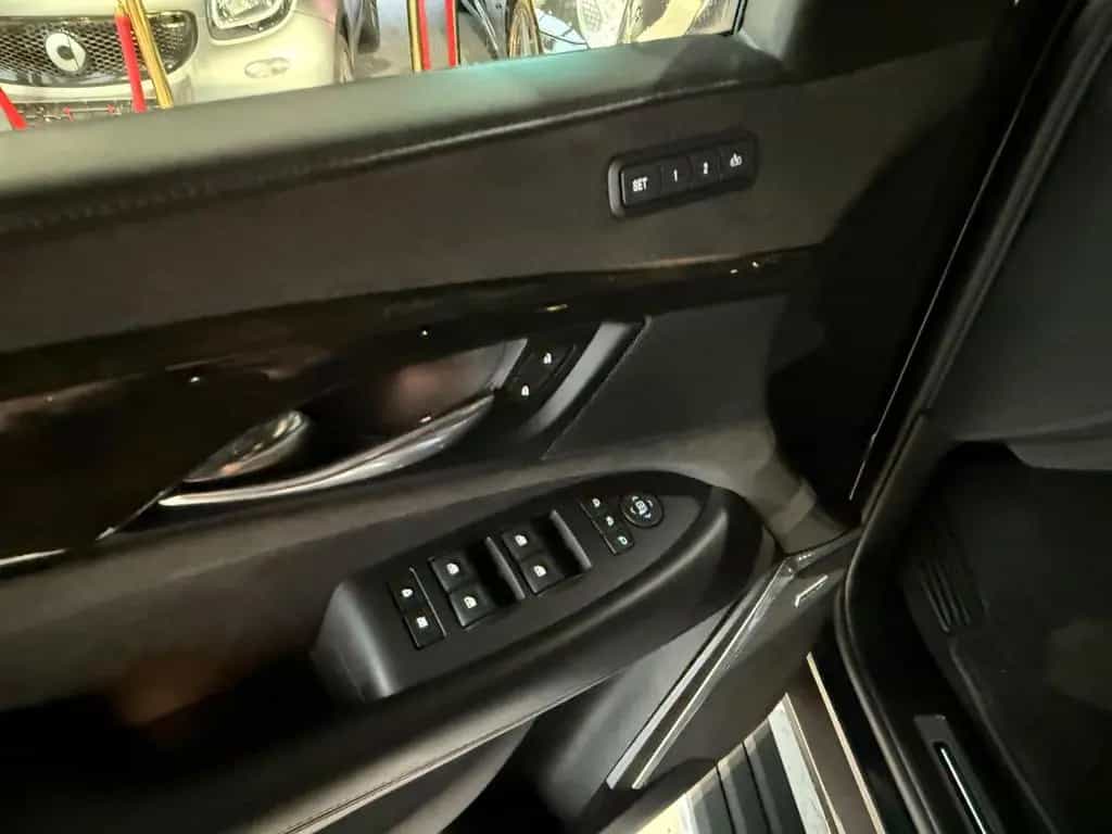 Cadillac Escalade 6.2 V8 PLATINUM 4WD/HUD/BOSE/22°/TV/360 12/2018-photo-36