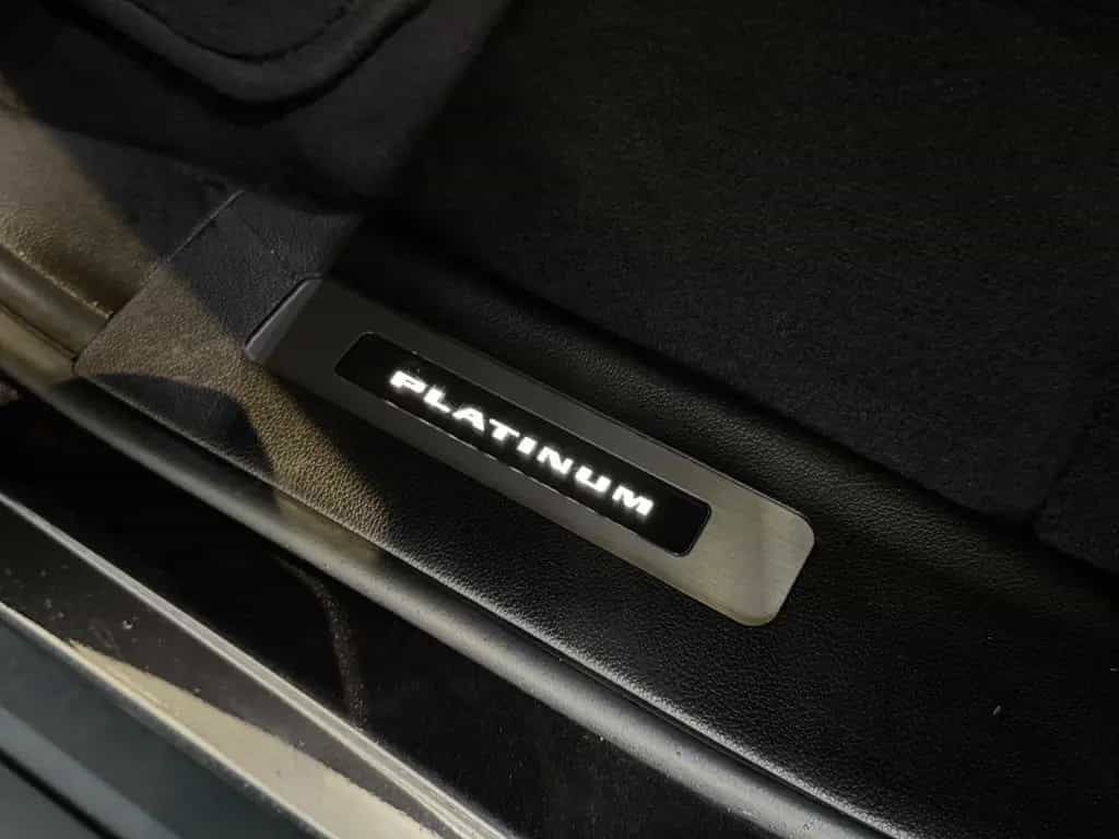 Cadillac Escalade 6.2 V8 PLATINUM 4WD/HUD/BOSE/22°/TV/360 12/2018-photo-40