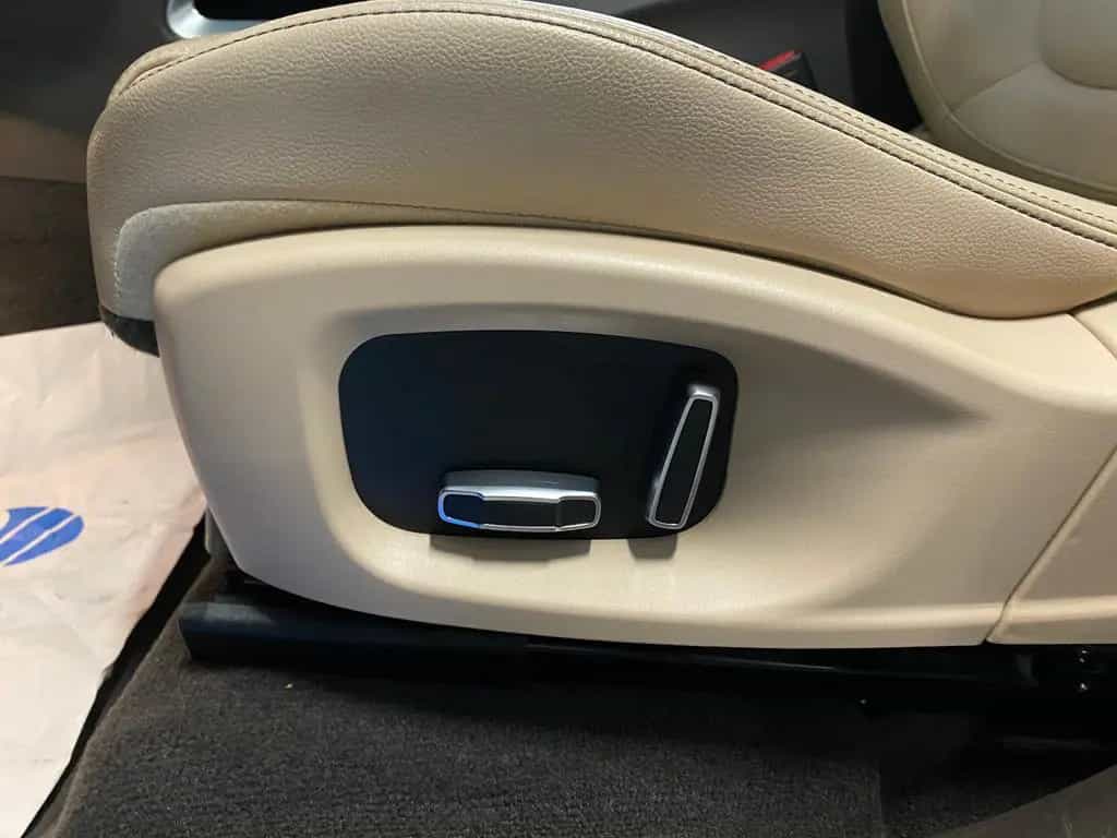 Jaguar F-Pace AWD Prestige Aut Leder Pano Meridian Kam 06/2021-photo-17