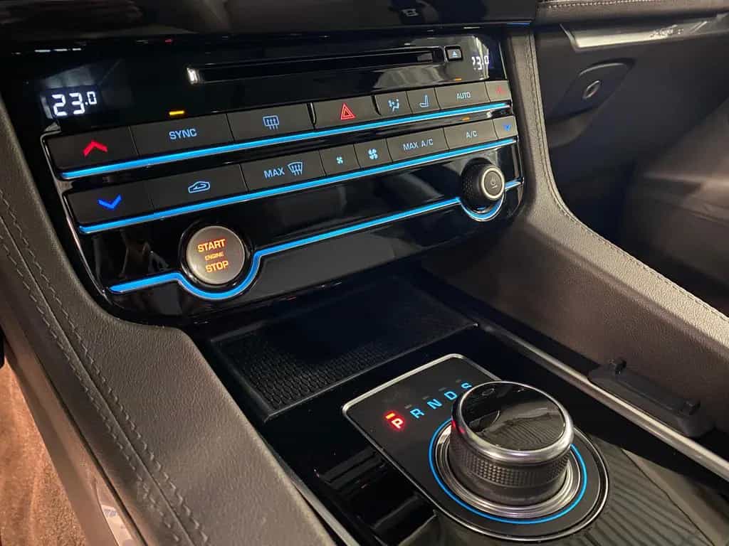 Jaguar F-Pace AWD Prestige Aut Leder Pano Meridian Kam 06/2021-photo-24