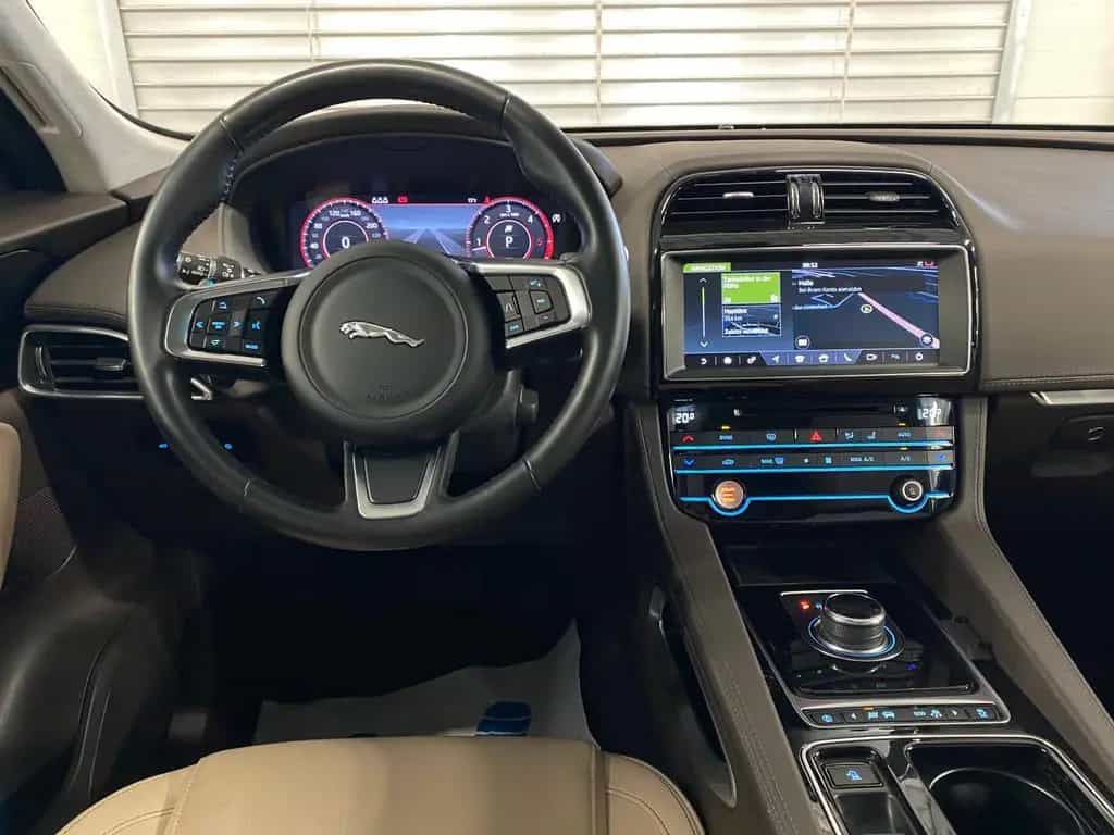 Jaguar F-Pace AWD Prestige Aut Leder Pano Meridian Kam 06/2021-photo-34