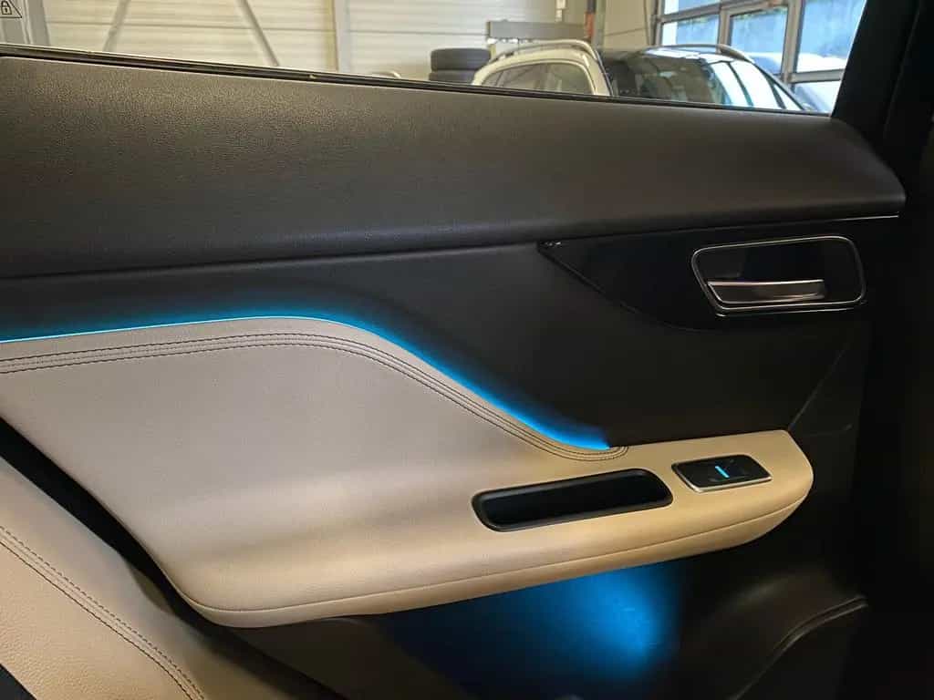 Jaguar F-Pace AWD Prestige Aut Leder Pano Meridian Kam 06/2021-photo-36