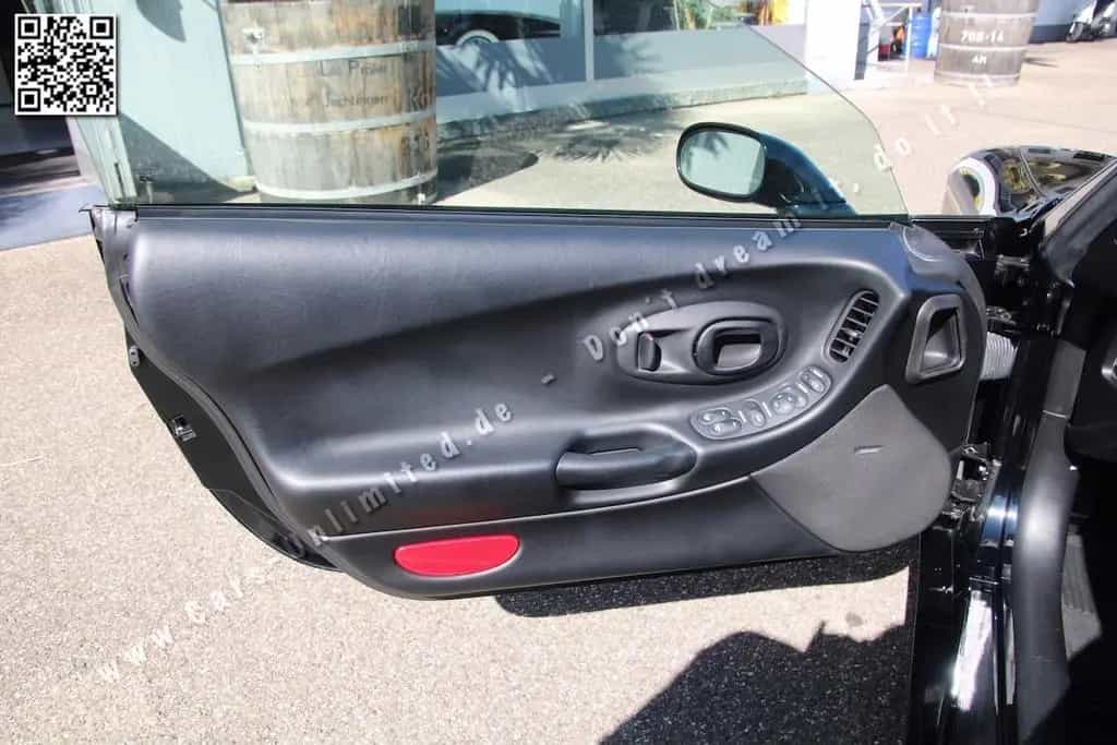 Corvette C5 5.7 Cabrio Autom. wenig Kilometer, wie Neu 10/2003-photo-36