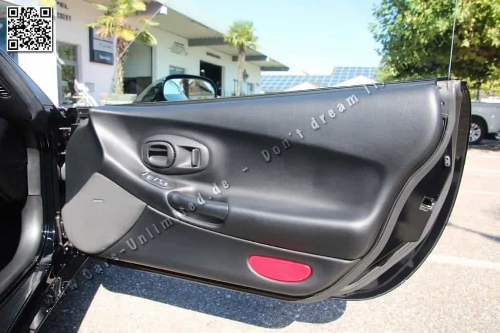 Corvette C5 5.7 Cabrio Autom. wenig Kilometer, wie Neu 10/2003-photo-40