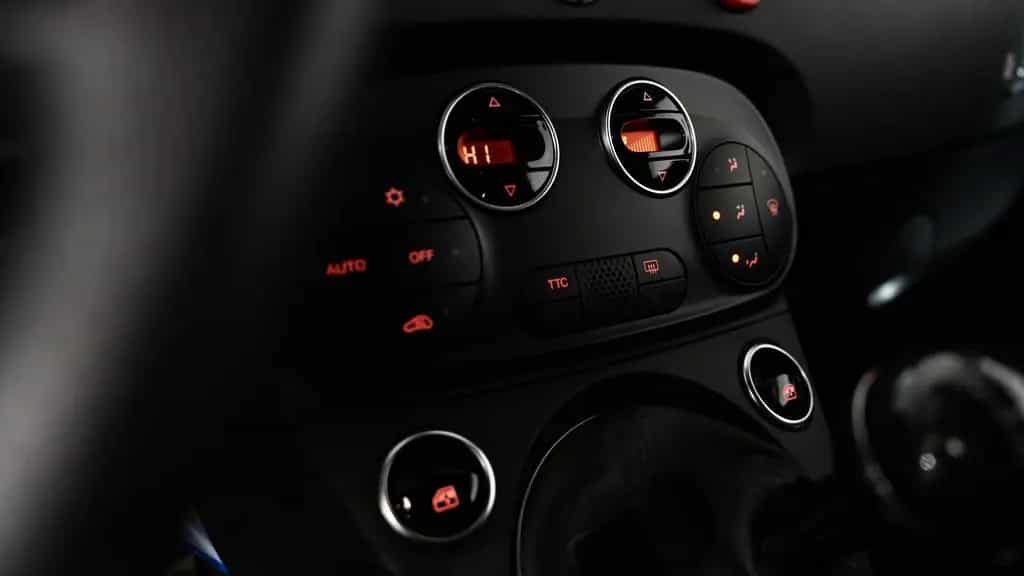 Abarth 595 esseesse*AKRAPOVIC*BEATS*SCHALE*CARBON* 04/2021-photo-26
