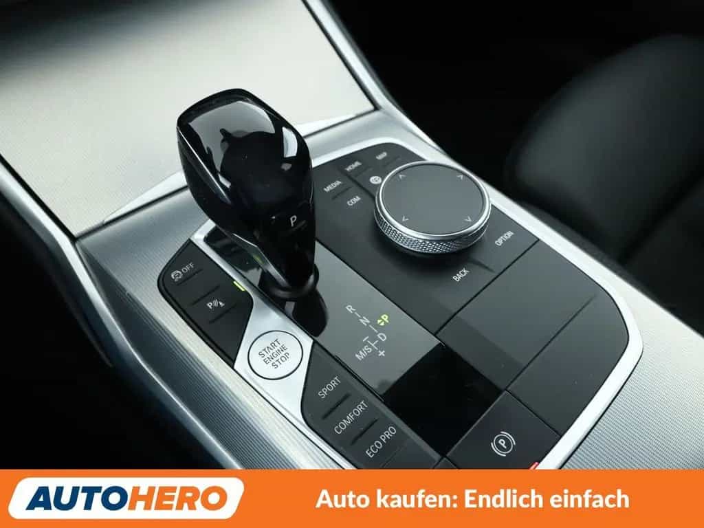 BMW 320 d xDrive Sport Line Aut.*NAVI*ACC*LED*SHZ*PDC 04/2021-photo-23
