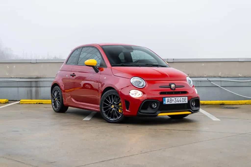 Abarth 500 695 Competizione 02/2024-photo-12