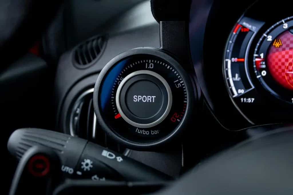 Abarth 500 695 Competizione 02/2024-photo-29