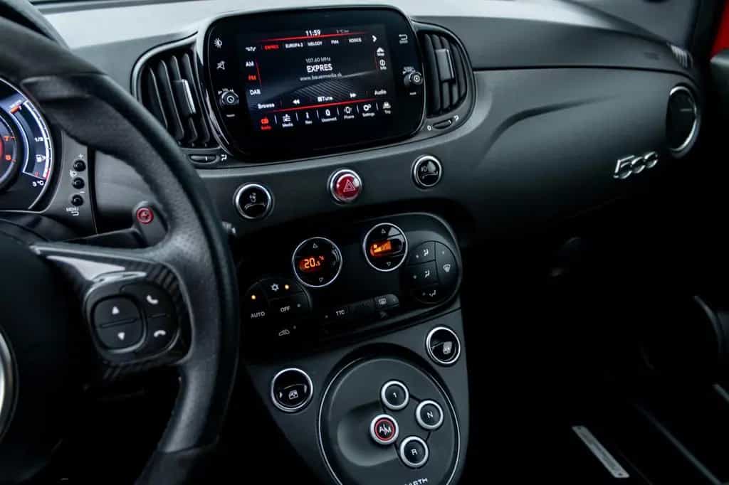 Abarth 500 695 Competizione 02/2024-photo-32
