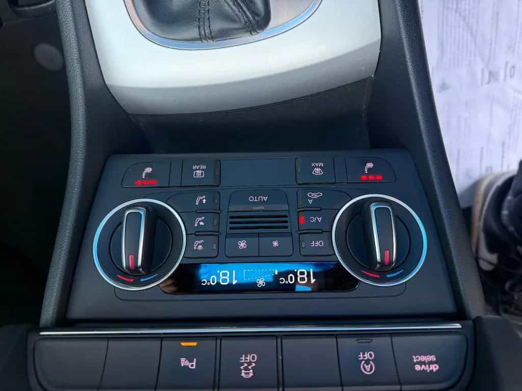 Audi Q3 1.4 TFSI S-TRONIC SPORT NAVI XENON PDC 1.HAND 06/2016-photo-30