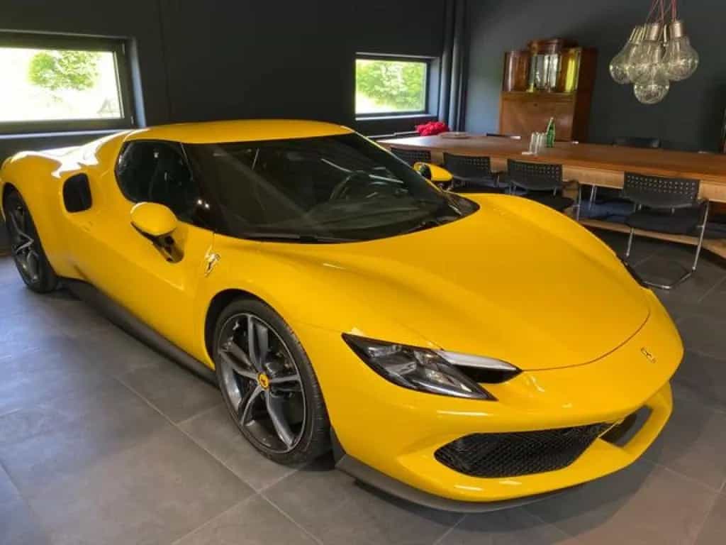 Ferrari 296 GTB Giallo Daytona Kamr. Lift AFS Navi LED 06/2024-photo-1