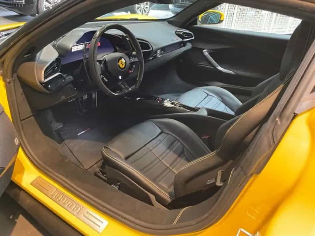 Ferrari 296 GTB Giallo Daytona Kamr. Lift AFS Navi LED 06/2024-photo-16