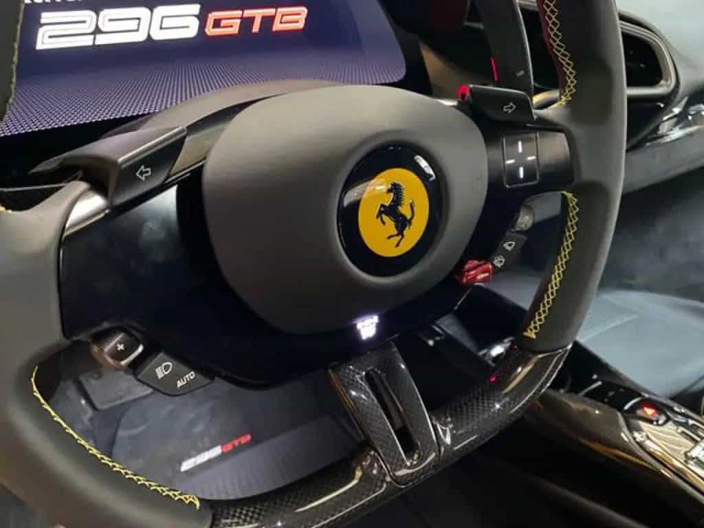 Ferrari 296 GTB Giallo Daytona Kamr. Lift AFS Navi LED 06/2024-photo-21