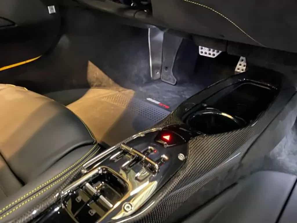 Ferrari 296 GTB Giallo Daytona Kamr. Lift AFS Navi LED 06/2024-photo-22