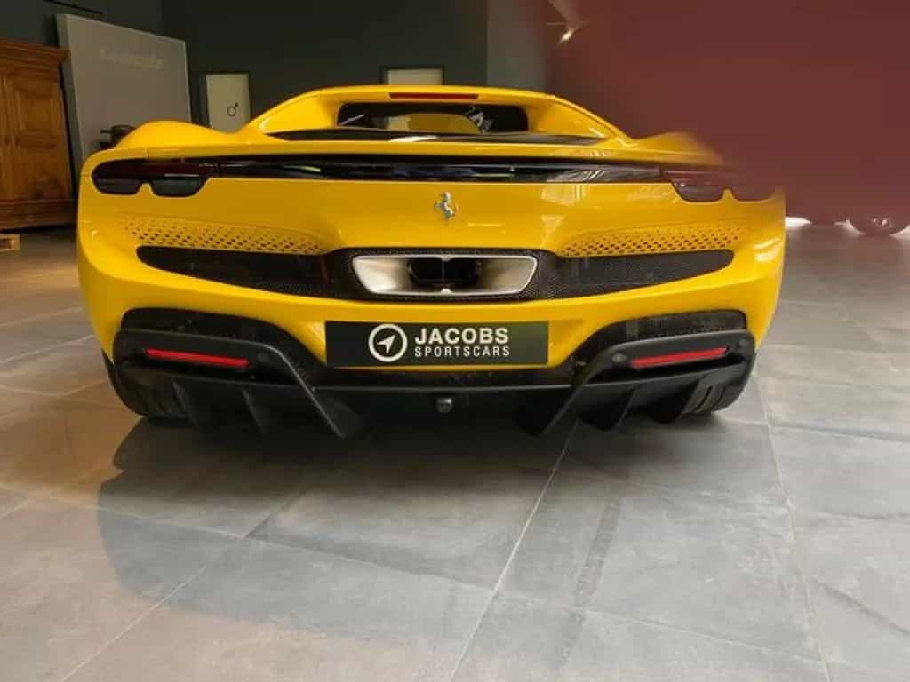 Ferrari 296 GTB Giallo Daytona Kamr. Lift AFS Navi LED 06/2024-photo-4