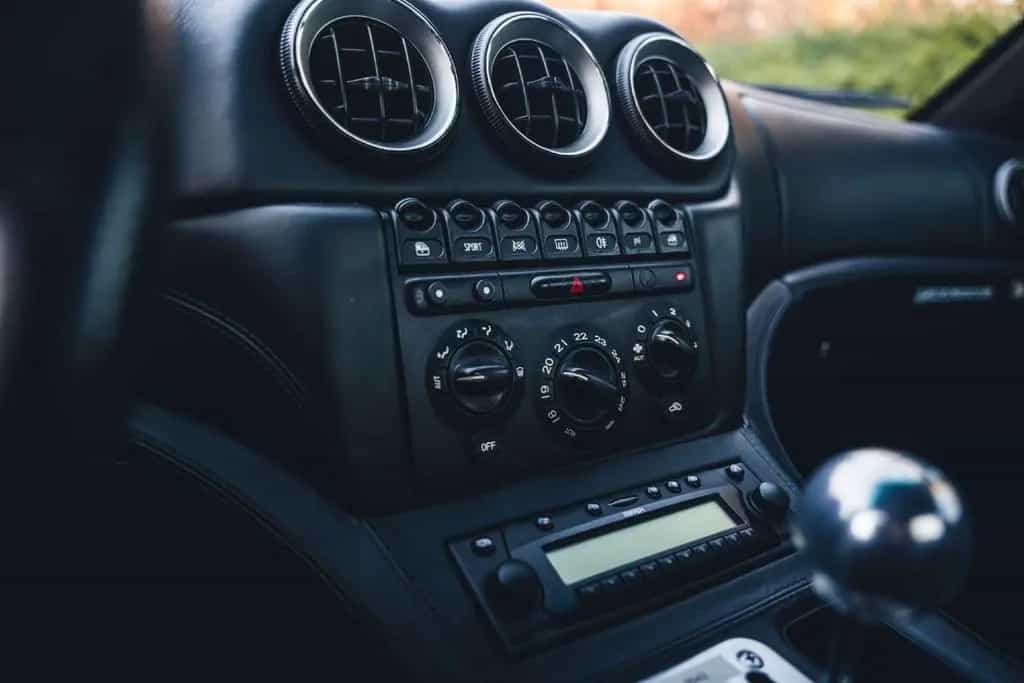 Ferrari 575 Maranello / Grigio Titanio / Manual 04/2003-photo-16