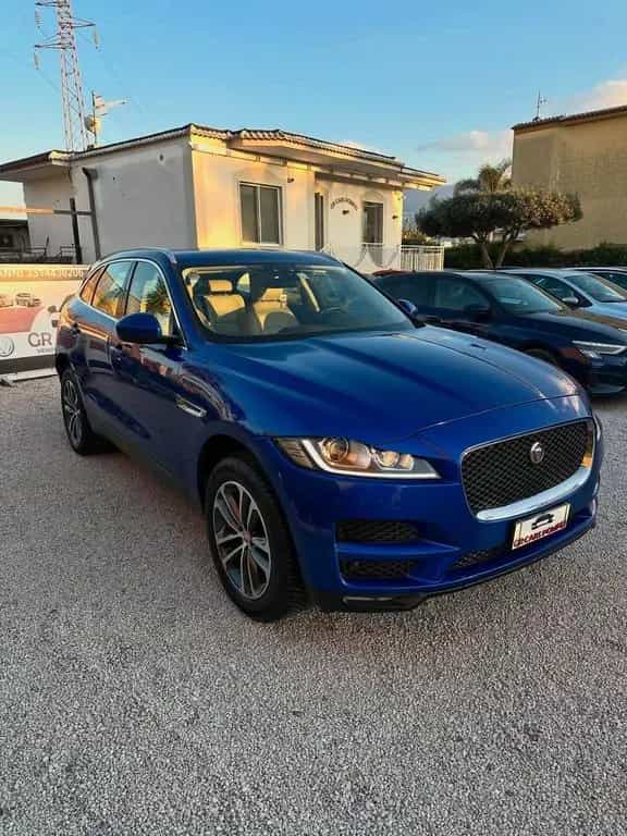 Jaguar F-Pace 2.0 D 180 CV AWD aut. Portfolio 12/2019-photo-2