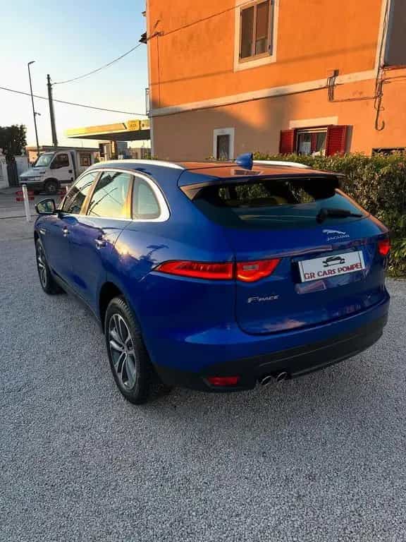 Jaguar F-Pace 2.0 D 180 CV AWD aut. Portfolio 12/2019-photo-5