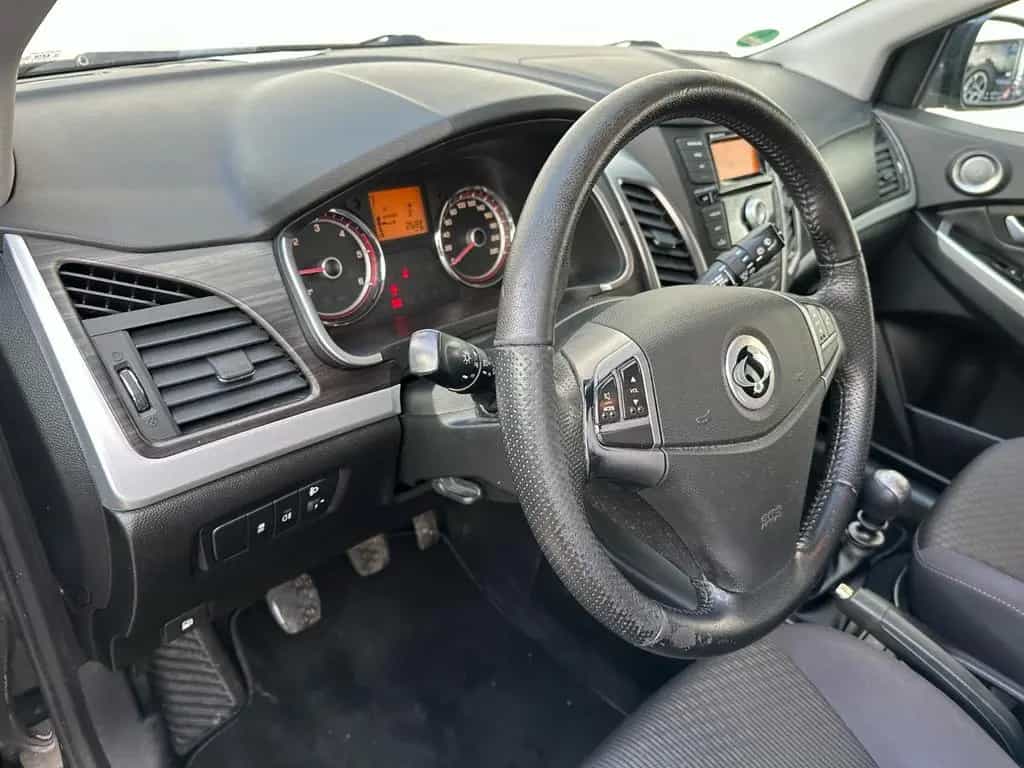 Ssangyong Korando 2.0 Eco Diesel e-XDi 200 110 Crystal 2WD 06/2015-photo-10