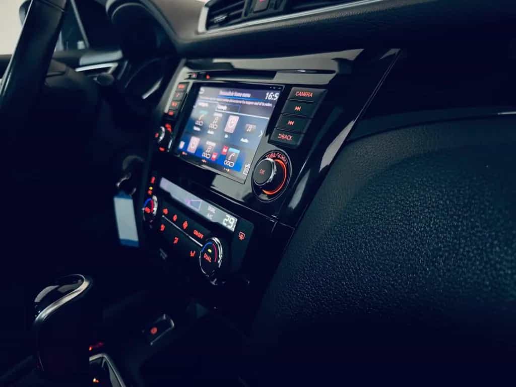 Nissan Qashqai Visia 1.5 DCI * R-KAMERA * AUT * PANO 05/2019-photo-9