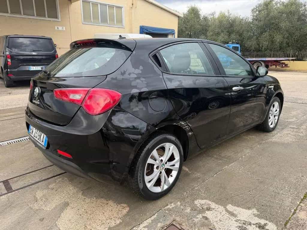 Alfa Romeo Giulietta 1.6 JTDm-2 105 CV Distincti 08/2014-photo-3