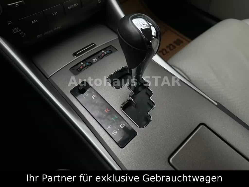 Lexus IS250 V6 / KAMERA - NAVI - SITZKLIMA - AUTOMATIK 01/2010-photo-9
