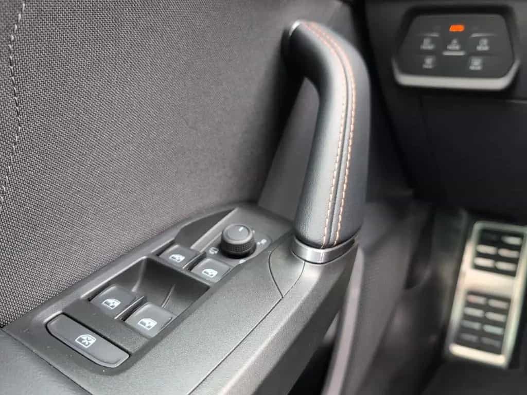 Cupra Leon 1.5 eTSI DSG 18" Pa.XL Navi Edge Allwetter 02/2025-photo-22