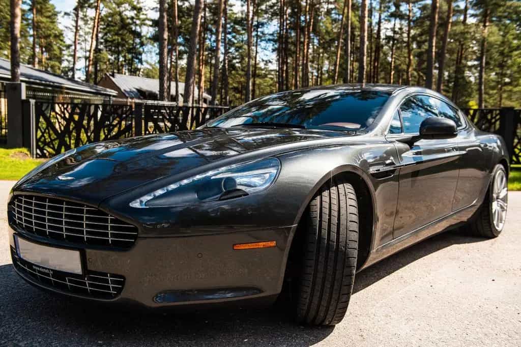 Aston Martin Rapide V12 07/2010-photo-1