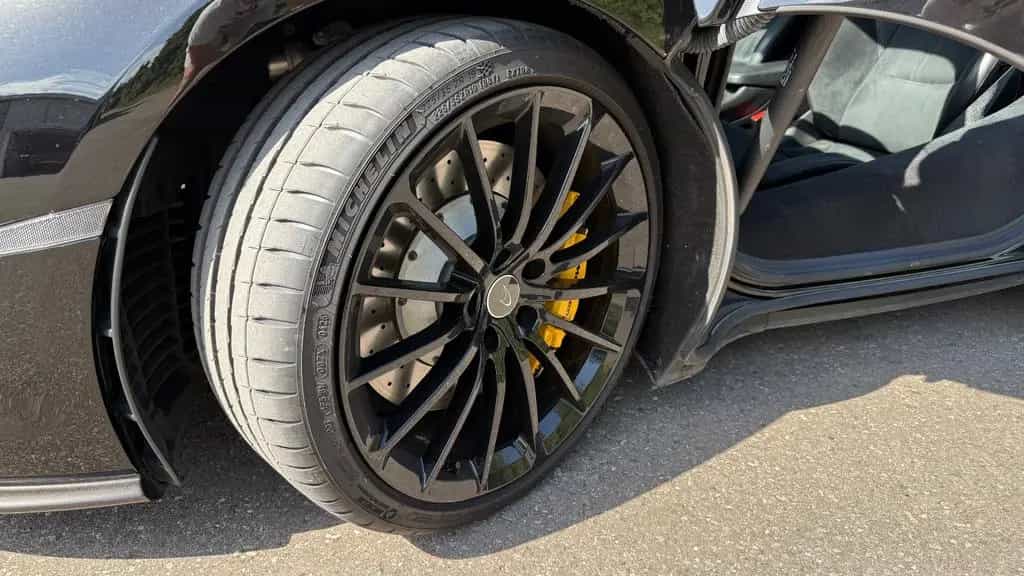 McLaren 570GT mit LIFT UP "Black Paket" TOP ZUSTAND! 03/2017-photo-16