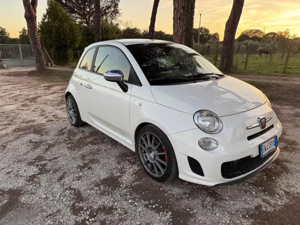 Abarth 500 1.4 Turbo T-Jet Custom 08/2014-photo-2