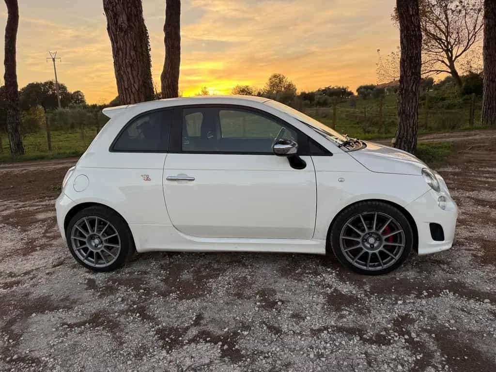Abarth 500 1.4 Turbo T-Jet Custom 08/2014-photo-3
