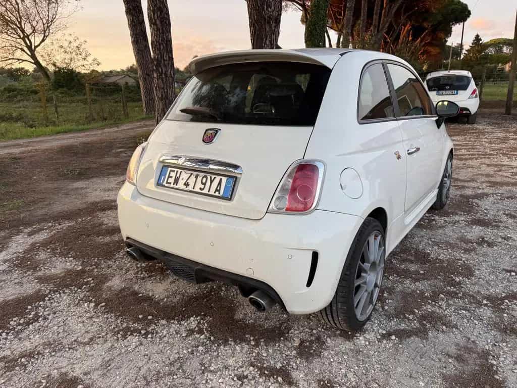 Abarth 500 1.4 Turbo T-Jet Custom 08/2014-photo-4