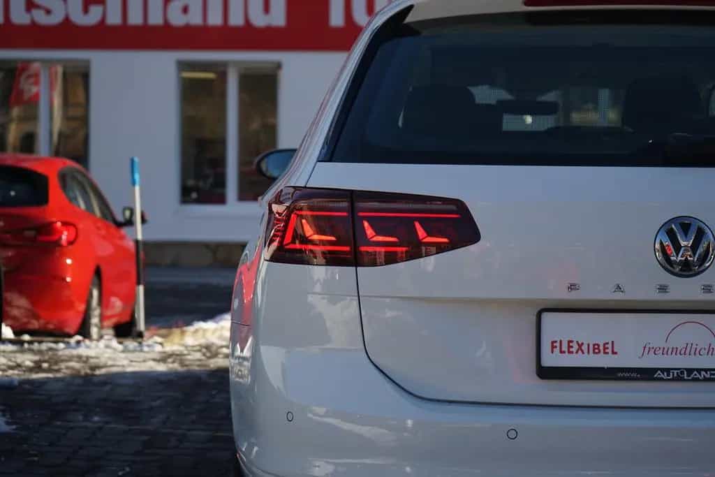 Volkswagen Passat Variant 2.0TSI DSG Business LED Navi ACC 09/2019-photo-31