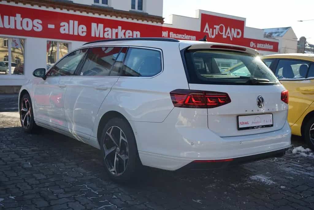 Volkswagen Passat Variant 2.0TSI DSG Business LED Navi ACC 09/2019-photo-4